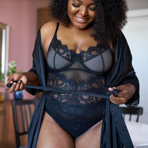 BBW in lingerie looking for dates