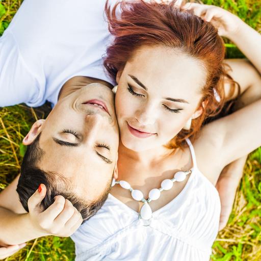 Kentucky dating site, happy couples chilling on grass