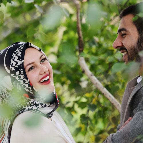 Muslim couple, happy, online dating