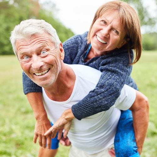 genuine online dating for seniors, happy senior couple